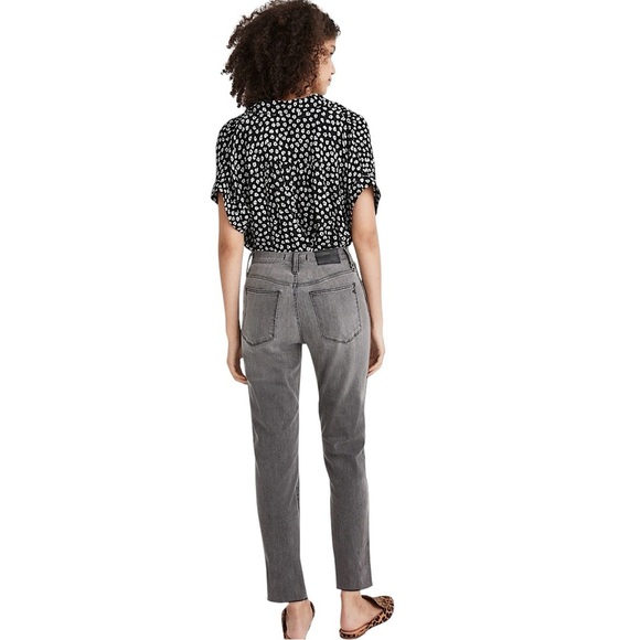 MADEWELL Stovepipe Jeans in Cement Wash: Raw-Hem Edition - Picture 4 of 15